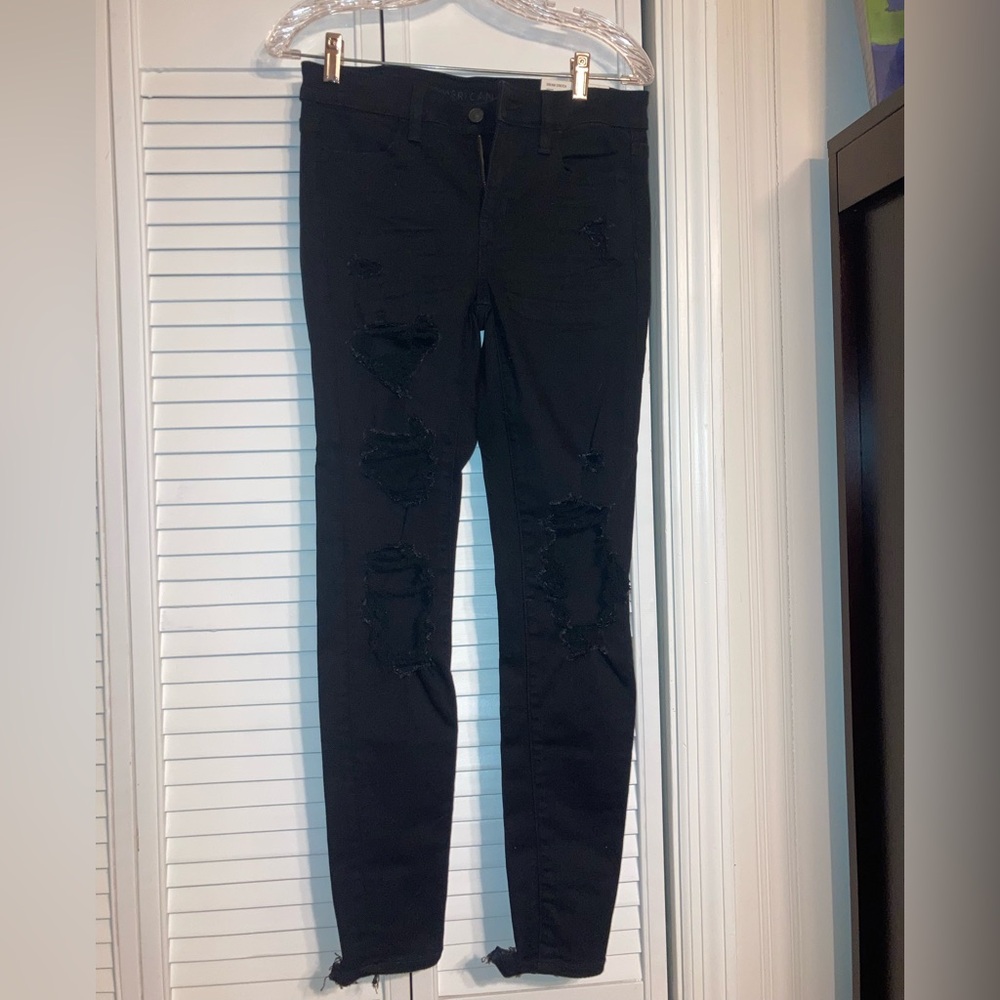 American Eagle ripped women’s jeans
